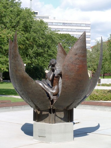 02_mn_statue
