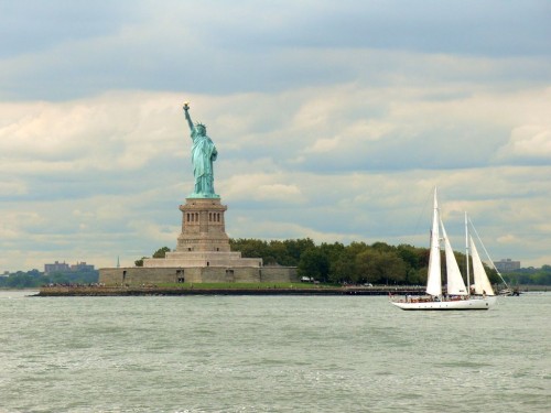 13_ny_statue2