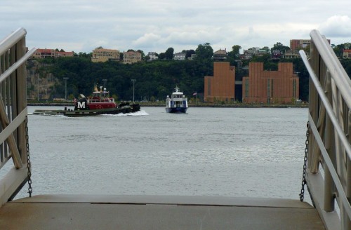 25_ny_ferrytug